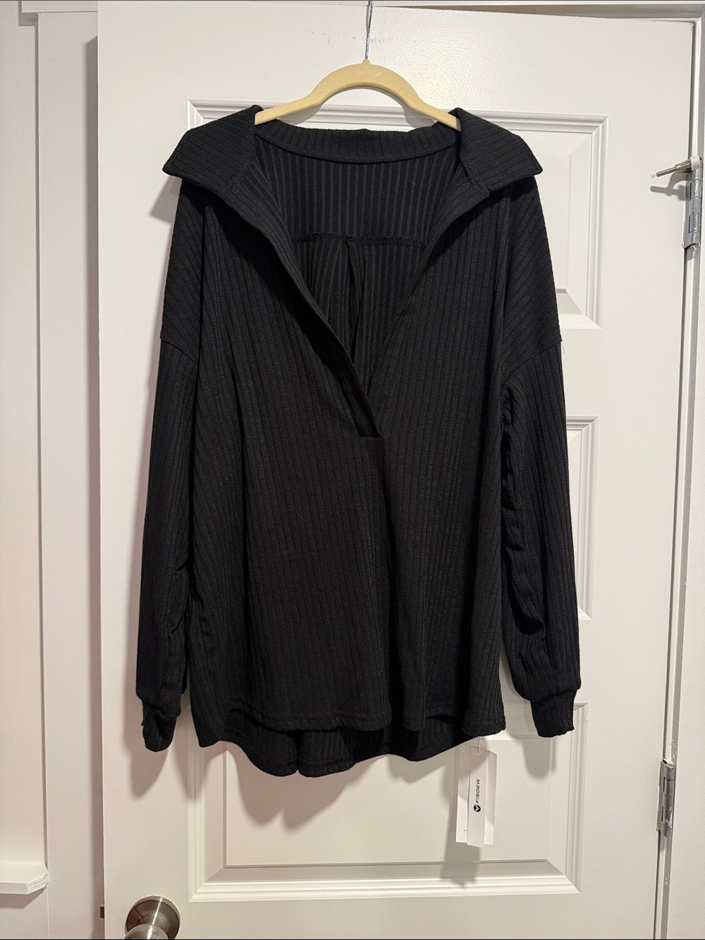Ribbed V-Neck Collar Sweater in Black